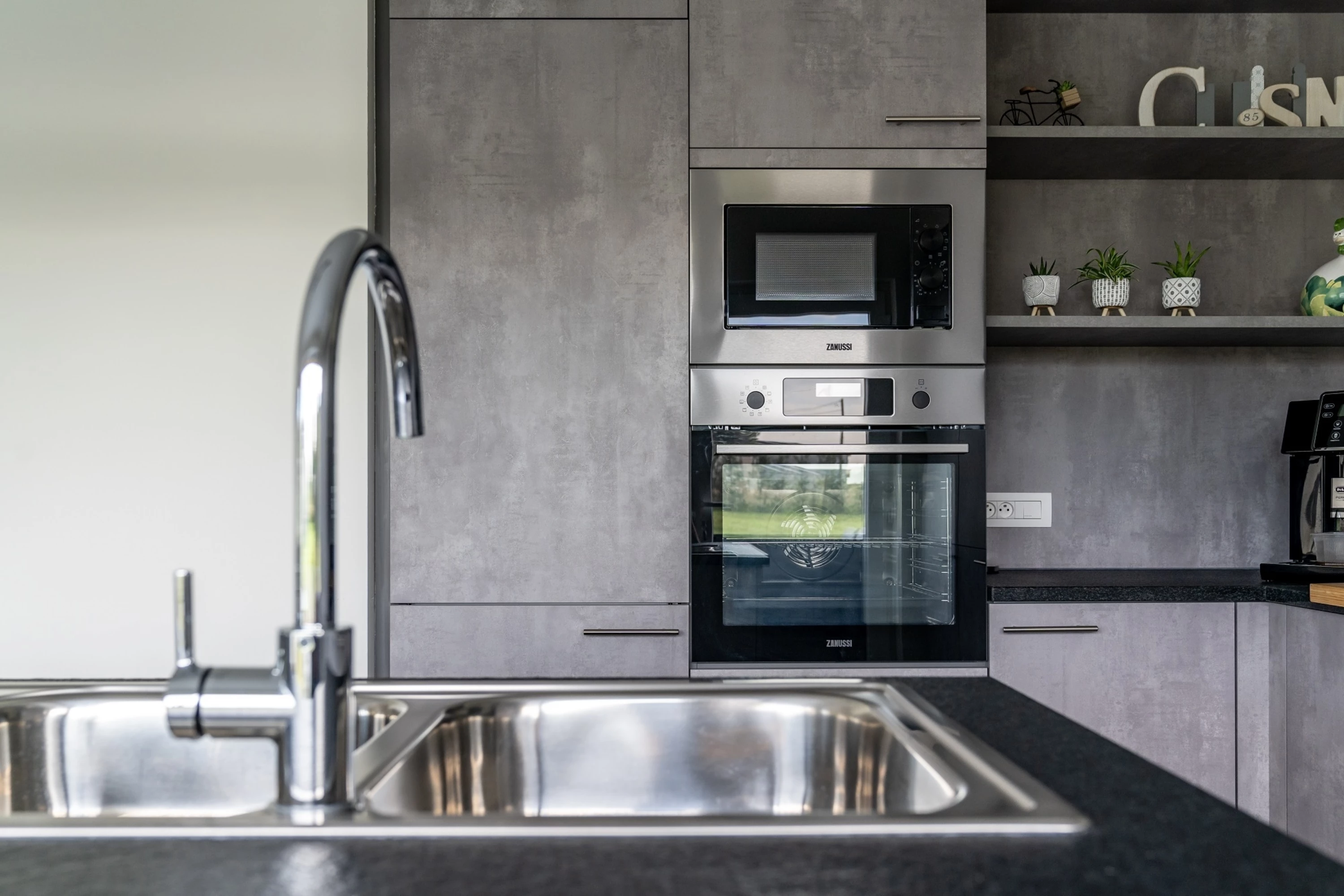 Celine hyboma 6