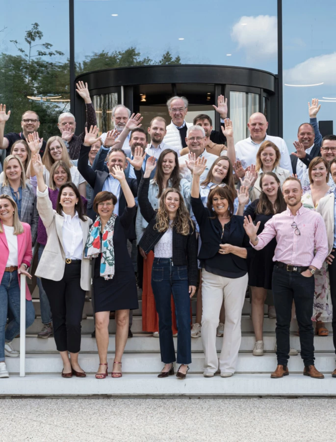 Groepsfoto trap OK bewerkt